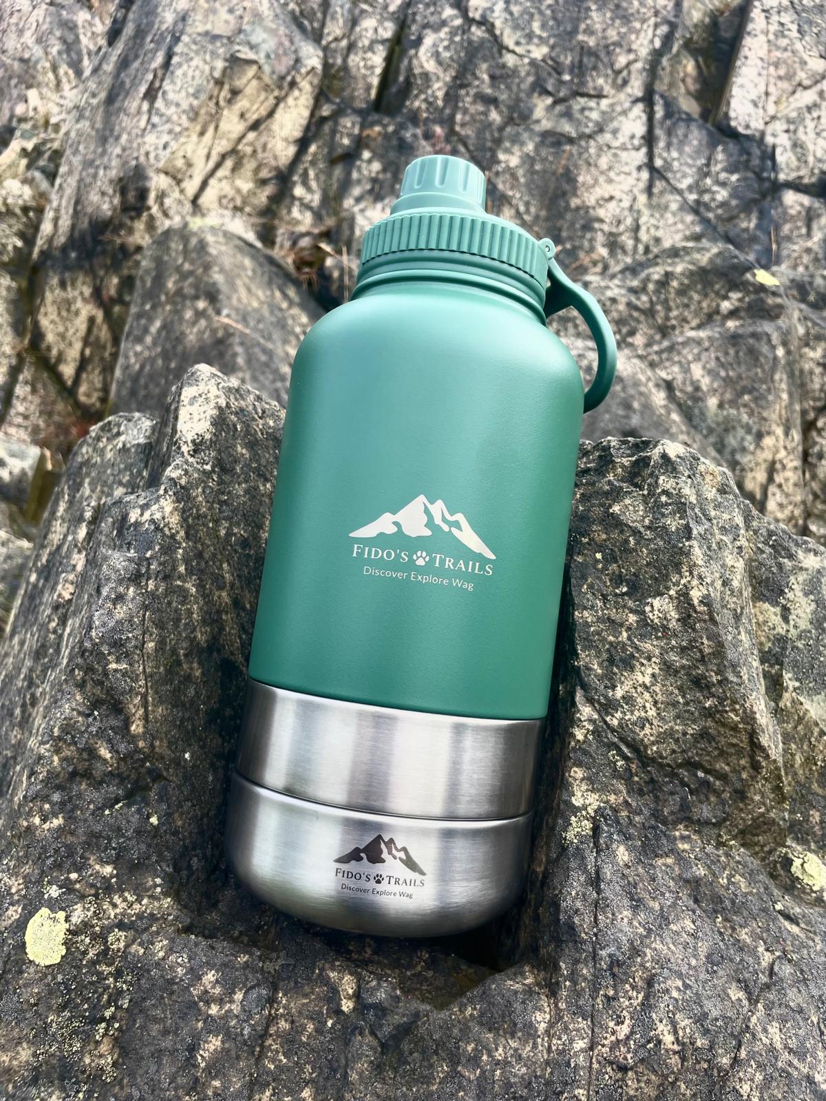Fido's Trails 3-in-1 Water Bottle with Detachable Bowls – For Dogs & Owners, 1 Litre Forest Green
